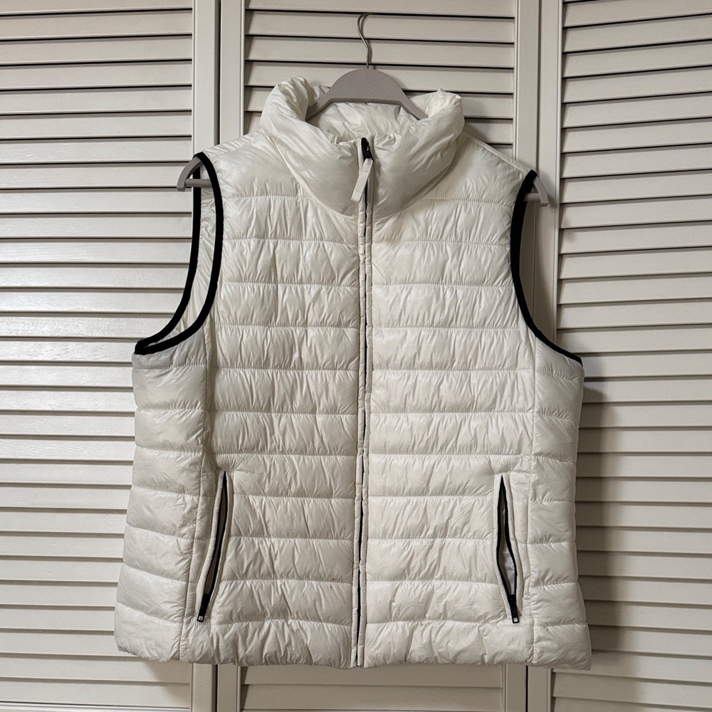 GAP White Puffer Vest